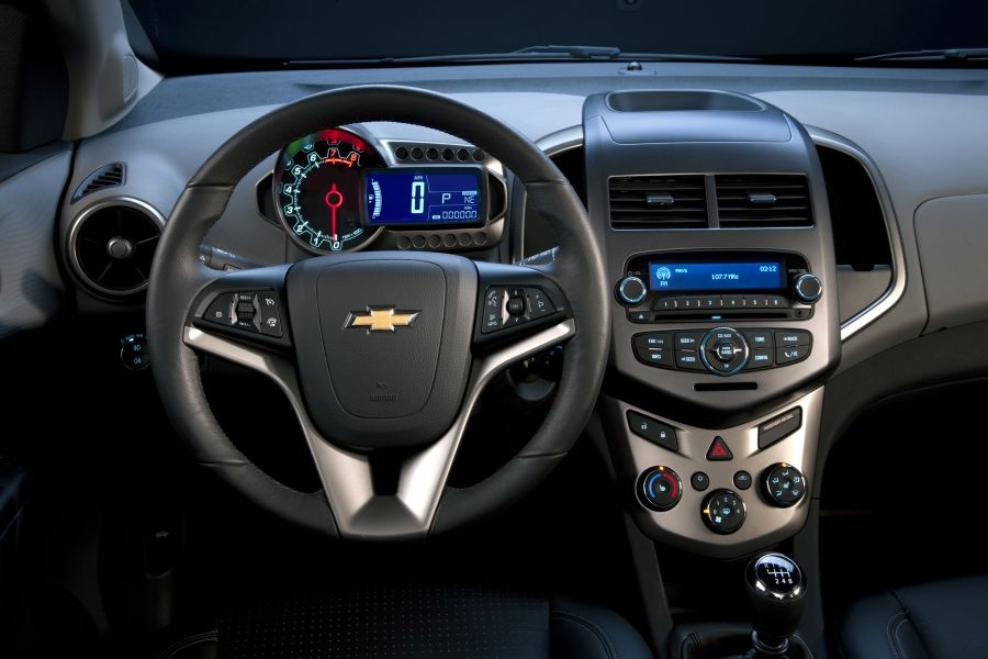 Aveo (T300) 9